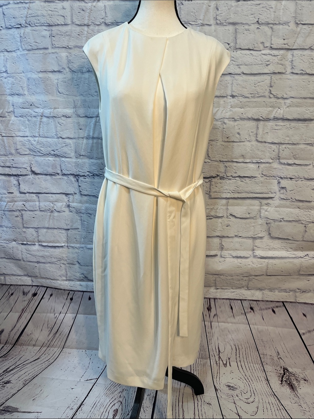LK Bennett Regina Dress NWT Sleeveless Belt Front Pleat Size 8 Cream